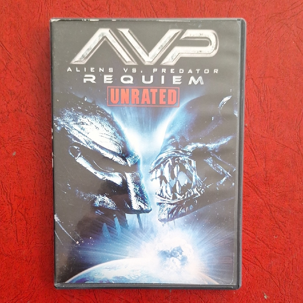 AVP: Aliens vs. Predator Requiem Unrated Blu-ray - Black and Blue